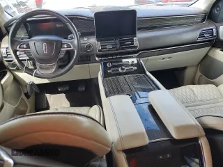 2020 Lincoln Navigator Black Label z VIN 5LMJJ3TT4LEL21595, wystawiony jako Copart lot #73951494 z przebiegiem Nie podano mil oraz Szkoda całkowita • Salvage title. Historia ofert i sprzedaży dostępna na DreamBid. Obrazek 8.