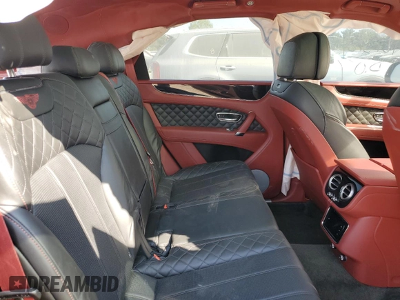 2017 Bentley Bentayga W12 z VIN SJAAC2ZV2HC013026, wystawiony jako Copart lot #72013144 z przebiegiem 43 428 mil mil oraz Szkoda całkowita • Salvage title. Historia ofert i sprzedaży dostępna na DreamBid. Obrazek 10.