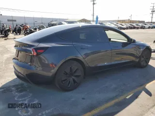 2024 Tesla Model 3 z VIN 5YJ3E1EA1RF736188, wystawiony jako Copart lot #57891625 z przebiegiem 9128 mil mil oraz Szkody całkowita. Historia ofert i sprzedaży dostępna na DreamBid. Obrazek 3.