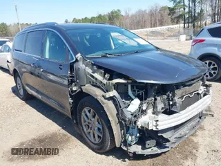 2020 Chrysler Pacifica Touring L z VIN 2C4RC1BG4LR230598, wystawiony jako IAAI lot #41782052 z przebiegiem 184 093 mil mil oraz . Historia ofert i sprzedaży dostępna na DreamBid. Obrazek 1.