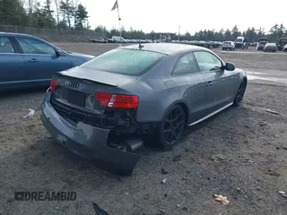 2016 Audi A5 Premium Plus z VIN WAUM2AFR8GA028573, wystawiony jako IAAI lot #40973203 z przebiegiem 72 463 mil mil oraz . Historia ofert i sprzedaży dostępna na DreamBid. Obrazek 4.