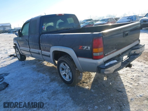 2000 Chevrolet Silverado 1500 LS with VIN 2GCEK19T2Y1333156, listed as a IAAI auction lot 41292603 with 204,886 mi miles. Bid and sale history available at carsss.com. Image 3.