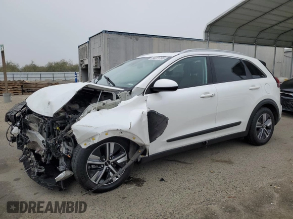 2022 Kia Niro LX with VIN KNDCB3LC1N5546699, listed as a Copart auction lot 84321764 with 76,108 mi miles and Salvage Title. Bid and sale history available at carsss.com. Image 1.