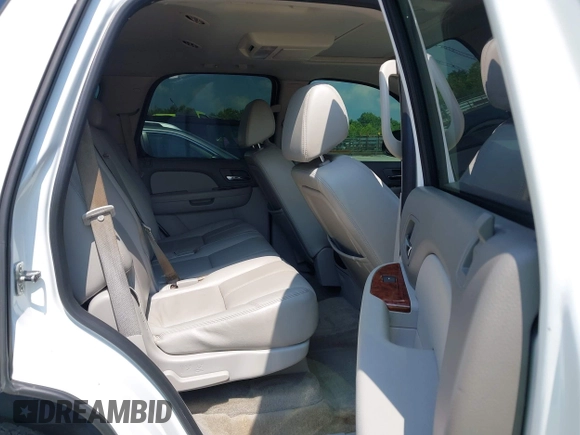 2008 Chevrolet Tahoe LTZ with VIN 1GNFK13008J156624, listed as a IAAI auction lot 42573117 with 185,116 mi miles and . Bid and sale history available at DreamBid. Image 8.