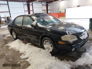 2000 Nissan Maxima GXE with VIN JN1CA31A2YT202810, listed as a IAAI auction lot 41224911 with 86,334 mi miles. Bid and sale history available at carsss.com. Image 1.