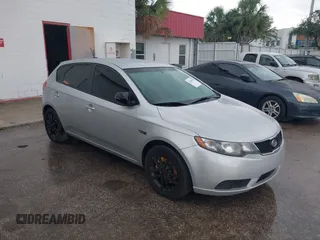 2011 Kia Forte EX z VIN KNAFU5A2XB5322692, wystawiony jako IAAI lot #42185939 z przebiegiem 180 432 mil mil oraz . Historia ofert i sprzedaży dostępna na DreamBid. Obrazek 1.