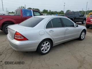 2001 Mercedes-Benz C 320 с VIN WDBRF64J21F119161, выставлен на аукционе Copart как лот 60994625 с пробегом 117 744 миль миль и Чистый • Clean title. История ставок и продаж доступна на DreamBid. Изображение 3.