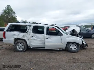 2010 Chevrolet Suburban LT with VIN 1GNUKJE39AR277383, listed as a IAAI auction lot 40800222 with 152,160 mi miles. Bid and sale history available at carsss.com. Image 13.