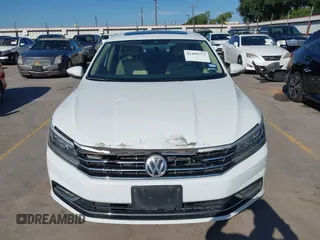 2016 Volkswagen Passat SE z VIN 1VWBS7A39GC019804, wystawiony jako IAAI lot #42189273 z przebiegiem 113 006 mil mil oraz . Historia ofert i sprzedaży dostępna na DreamBid. Obrazek 17.