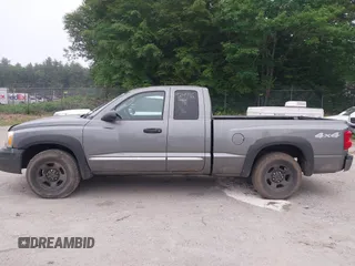 2005 Dodge Dakota с VIN 1D7HW22N85S140207, выставлен на аукционе IAAI как лот 42491675 с пробегом 137 990 миль миль и . История ставок и продаж доступна на DreamBid. Изображение 12.