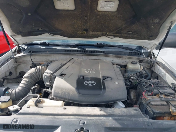 2005 Toyota 4Runner SR5 with VIN JTEBU14R750073185, listed as a IAAI auction lot 41618999 with 196,126 mi miles. Bid and sale history available at carsss.com. Image 10.
