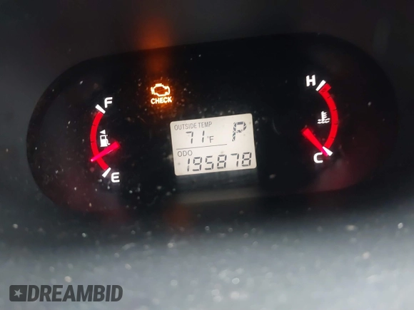 2010 Pontiac Vibe w/1SB with VIN 5Y2SP6E09AZ416271, listed as a IAAI auction lot 41534423 with 195,878 mi miles. Bid and sale history available at carsss.com. Image 7.