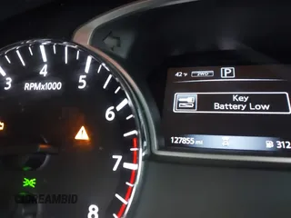 2018 Nissan Pathfinder SL z VIN 5N1DR2MM6JC647790, wystawiony jako IAAI lot #41223318 z przebiegiem 127 855 mil mil oraz . Historia ofert i sprzedaży dostępna na DreamBid. Obrazek 16.