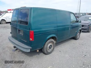 1999 Chevrolet Astro Cargo Van with VIN 1GCDM19W9XB165286, listed as a IAAI auction lot 41813020 with 280,716 mi miles. Bid and sale history available at carsss.com. Image 4.