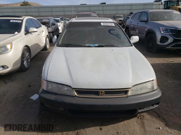 1996 Honda Accord EX with VIN 1HGCD5663TA135841, listed as a Copart auction lot 84059194 with 197,343 mi miles and Clean Title. Bid and sale history available at carsss.com. Image 5.