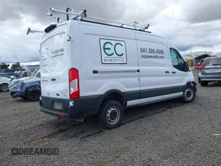 2022 Ford Transit Cargo with VIN 1FTBR1C83NKA78404, listed as a IAAI auction lot 40335158 with 31,273 mi miles and . Bid and sale history available at DreamBid. Image 4.