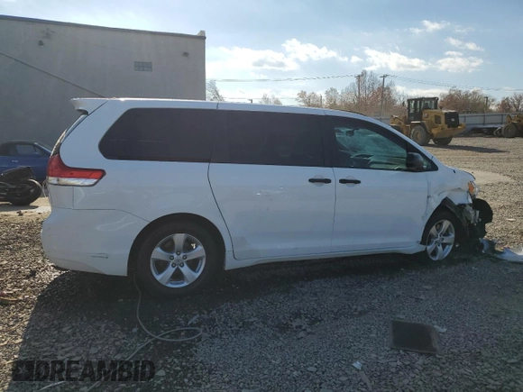 2014 Toyota Sienna L с VIN 5TDZK3DC5ES451825, выставлен на аукционе Copart как лот 79619074 с пробегом 151 146 миль миль и Списание • Salvage title. История ставок и продаж доступна на DreamBid. Изображение 3.