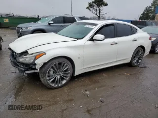 2016 Infiniti Q70 z VIN JN1BY1AP8GM220558, wystawiony jako Copart lot #52187755 z przebiegiem 104 319 mil mil oraz Tytuł czysty. Historia ofert i sprzedaży dostępna na DreamBid. Obrazek 1.