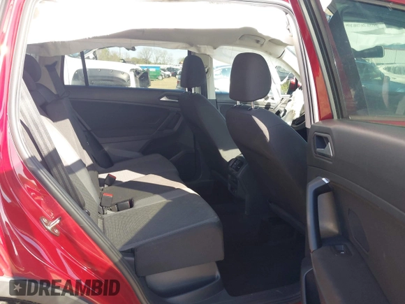 2019 Volkswagen Tiguan S с VIN 3VV0B7AX6KM095423, выставлен на аукционе IAAI как лот 41933684 с пробегом 82 615 миль миль и . История ставок и продаж доступна на DreamBid. Изображение 8.