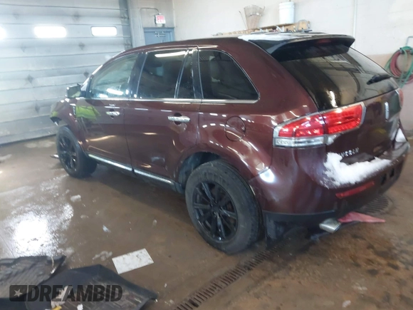 2012 Lincoln MKX with VIN 2LMDJ8JKXCBL17915, listed as a IAAI auction lot 41845644 with 172,433 mi miles and . Bid and sale history available at DreamBid. Image 3.