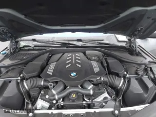 2020 BMW 8 Series M850i with VIN WBAGV8C05LCD67134, listed as a IAAI auction lot 41047470 with 1 mi miles. Bid and sale history available at carsss.com. Image 10.