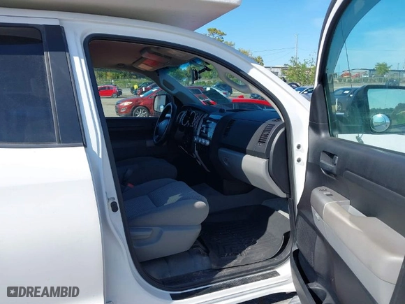 2007 Toyota Tundra SR5 with VIN 5TFBV541X7X020848, listed as a IAAI auction lot 41875538 with 263,235 mi miles. Bid and sale history available at carsss.com. Image 5.