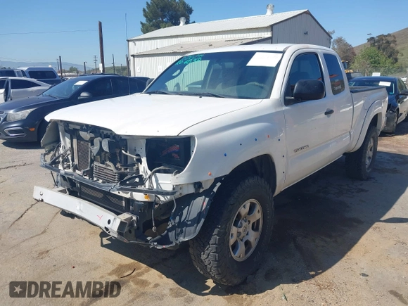 2005 Toyota Tacoma PreRunner z VIN 5TETU62N25Z062181, wystawiony jako IAAI lot #41837178 z przebiegiem 236 480 mil mil oraz . Historia ofert i sprzedaży dostępna na DreamBid. Obrazek 2.