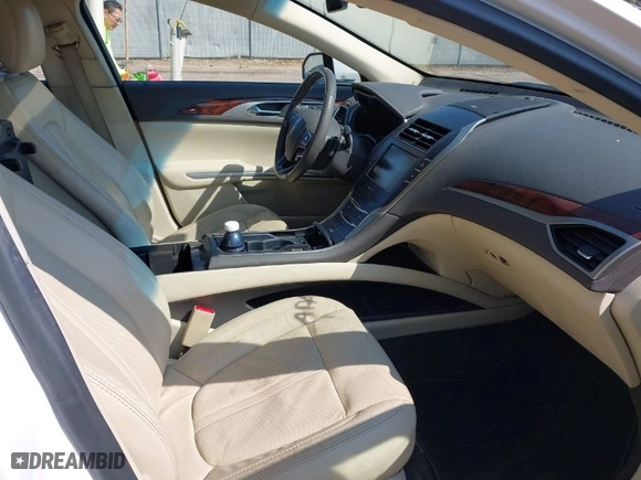 2013 Lincoln MKZ with VIN 3LN6L2G9XDR823893, listed as a IAAI auction lot 42003836 with 170,937 mi miles. Bid and sale history available at carsss.com. Image 5.