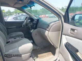 2005 Toyota Sienna CE z VIN 5TDZA23C65S364840, wystawiony jako IAAI lot #42485215 z przebiegiem 203 734 mil mil oraz . Historia ofert i sprzedaży dostępna na DreamBid. Obrazek 5.
