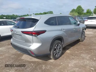 2024 Toyota Highlander LE z VIN 5TDKDRAH9RS050136, wystawiony jako IAAI lot #42427558 z przebiegiem 38 481 mil mil oraz . Historia ofert i sprzedaży dostępna na DreamBid. Obrazek 4.