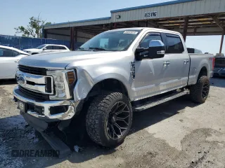 2018 Ford F-250 XL z VIN 1FT7W2BTXJEB26337, wystawiony jako Copart lot #56853925 z przebiegiem 195 680 mil mil oraz Szkoda całkowita • Salvage title. Historia ofert i sprzedaży dostępna na DreamBid. Obrazek 1.