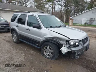 2005 Ford Escape XLT с VIN 1FMYU93125KD27166, выставлен на аукционе IAAI как лот 41892715 с пробегом 59 067 миль миль и . История ставок и продаж доступна на DreamBid. Изображение 1.