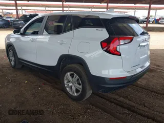 2024 GMC Terrain SLE z VIN 3GKALMEG5RL376674, wystawiony jako IAAI lot #42648347 z przebiegiem 27 344 mil mil oraz . Historia ofert i sprzedaży dostępna na DreamBid. Obrazek 3.