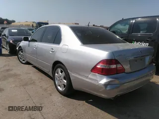 2005 Lexus LS 430 with VIN JTHBN36F955001986, listed as a IAAI auction lot 34319638 with 102,516 mi miles. Bid and sale history available at carsss.com. Image 3.