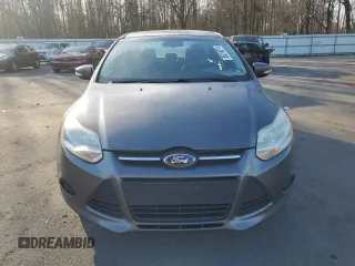2014 Ford Focus SE with VIN 1FADP3F28EL228637, listed as a Copart auction lot 86216274 with 137,617 mi miles and Clean Title. Bid and sale history available at carsss.com. Image 5.
