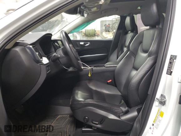 2018 Volvo XC60 Momentum with VIN LYVA22RK3JB117820, listed as a Copart auction lot 52420055 with 52,616 mi miles and Salvage title. Bid and sale history available at DreamBid. Image 7.