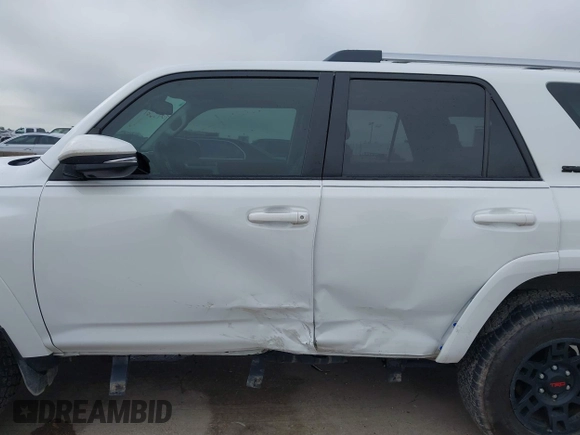 2023 Toyota 4Runner SR5 Premium z VIN JTEFU5JR4P5280720, wystawiony jako IAAI lot #42485671 z przebiegiem 38 785 mil mil oraz . Historia ofert i sprzedaży dostępna na DreamBid. Obrazek 20.