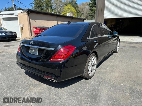2015 Mercedes-Benz S 550 with VIN WDDUG8CB5FA129871, listed as a Copart auction lot 55213305 with 110,748 mi miles and Clean Title. Bid and sale history available at carsss.com. Image 4.
