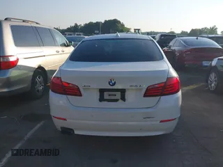 2013 BMW 5 Series 528i xDrive с VIN WBAXH5C53DDW11955, выставлен на аукционе IAAI как лот 42601785 с пробегом 147 925 миль миль и . История ставок и продаж доступна на DreamBid. Изображение 16.