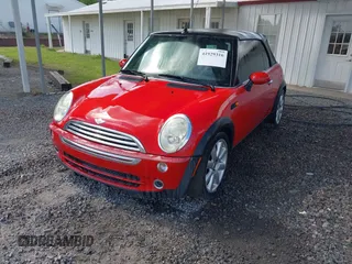 2008 MINI Convertible z VIN WMWRF33558TG19508, wystawiony jako IAAI lot #41929316 z przebiegiem 99 514 mil mil oraz . Historia ofert i sprzedaży dostępna na DreamBid. Obrazek 2.