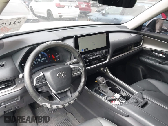 2024 Toyota Highlander XLE with VIN 5TDAAAA59RS007427, listed as a IAAI auction lot 42272224 with 14,260 mi miles and . Bid and sale history available at DreamBid. Image 20.