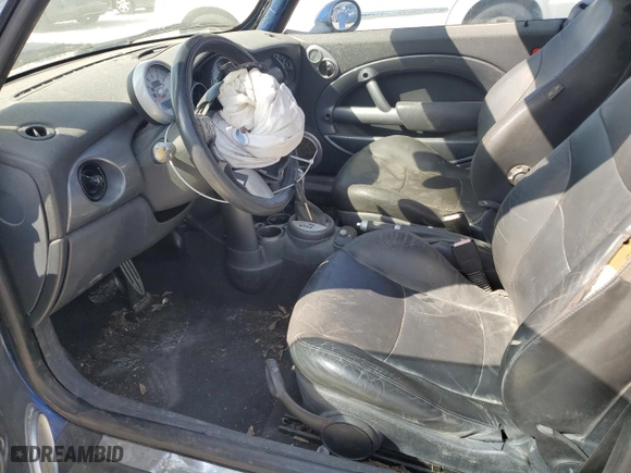 2005 MINI Cooper Convertible with VIN WMWRF33495TG11902, listed as a Copart auction lot 45397475 with 0 mi miles and Salvage Title. Bid and sale history available at carsss.com. Image 7.