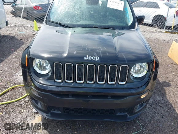 2017 Jeep Renegade Latitude with VIN ZACCJABB2HPG07439, listed as a IAAI auction lot 42092602 with 119,364 mi miles. Bid and sale history available at carsss.com. Image 12.