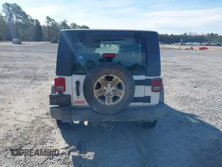 2009 Jeep Wrangler Unlimited X with VIN 1J4GZ39109L729171, listed as a IAAI auction lot 41715448 with 367,882 mi miles. Bid and sale history available at carsss.com. Image 16.