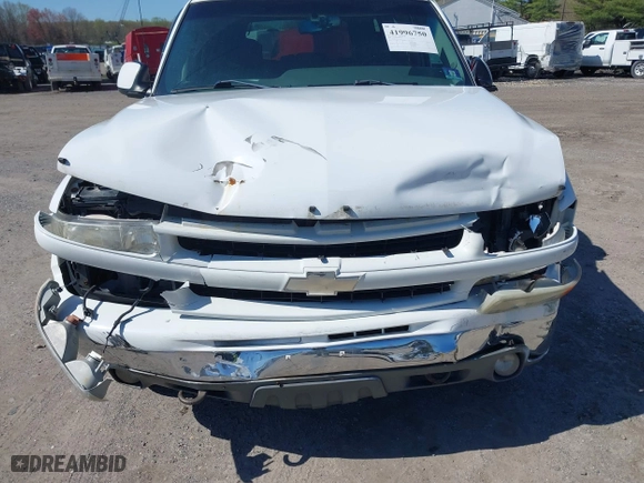 2003 Chevrolet Tahoe Z71 with VIN 1GNEK13Z63R228530, listed as a IAAI auction lot 41996750 with 220,916 mi miles. Bid and sale history available at carsss.com. Image 6.