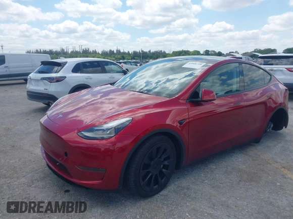 2024 Tesla Model Y с VIN 7SAYGDED7RF045410, выставлен на аукционе IAAI как лот 42000700 с пробегом 13 021 миль миль и . История ставок и продаж доступна на DreamBid. Изображение 2.