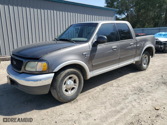 2002 Ford F-150 XLT with VIN 1FTRW07L32KA75868, listed as a Copart auction lot 47392685 with 0 mi miles and Salvage Title. Bid and sale history available at carsss.com. Image 1.