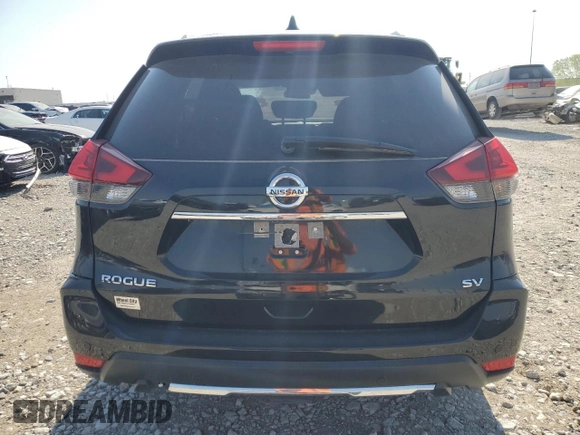 2020 Nissan Rogue SV z VIN JN8AT2MT0LW039933, wystawiony jako Copart lot #82668114 z przebiegiem 95 845 mil mil oraz Szkoda całkowita • Salvage title. Historia ofert i sprzedaży dostępna na DreamBid. Obrazek 6.