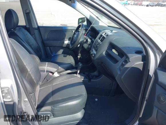 2005 Kia Sportage LX with VIN KNDJE723757102304, listed as a IAAI auction lot 41689073 with 125,276 mi miles and . Bid and sale history available at carsss.com. Image 5.