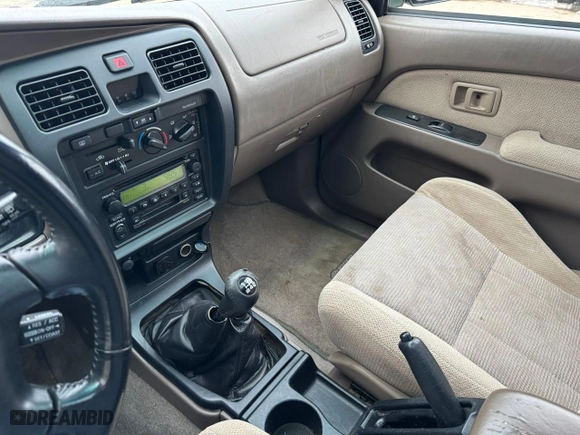 2000 Toyota 4Runner SR5 with VIN JT3HN86R2Y0263096, listed as a Copart auction lot 45225035 with 284,195 mi miles and Clean Title. Bid and sale history available at carsss.com. Image 10.